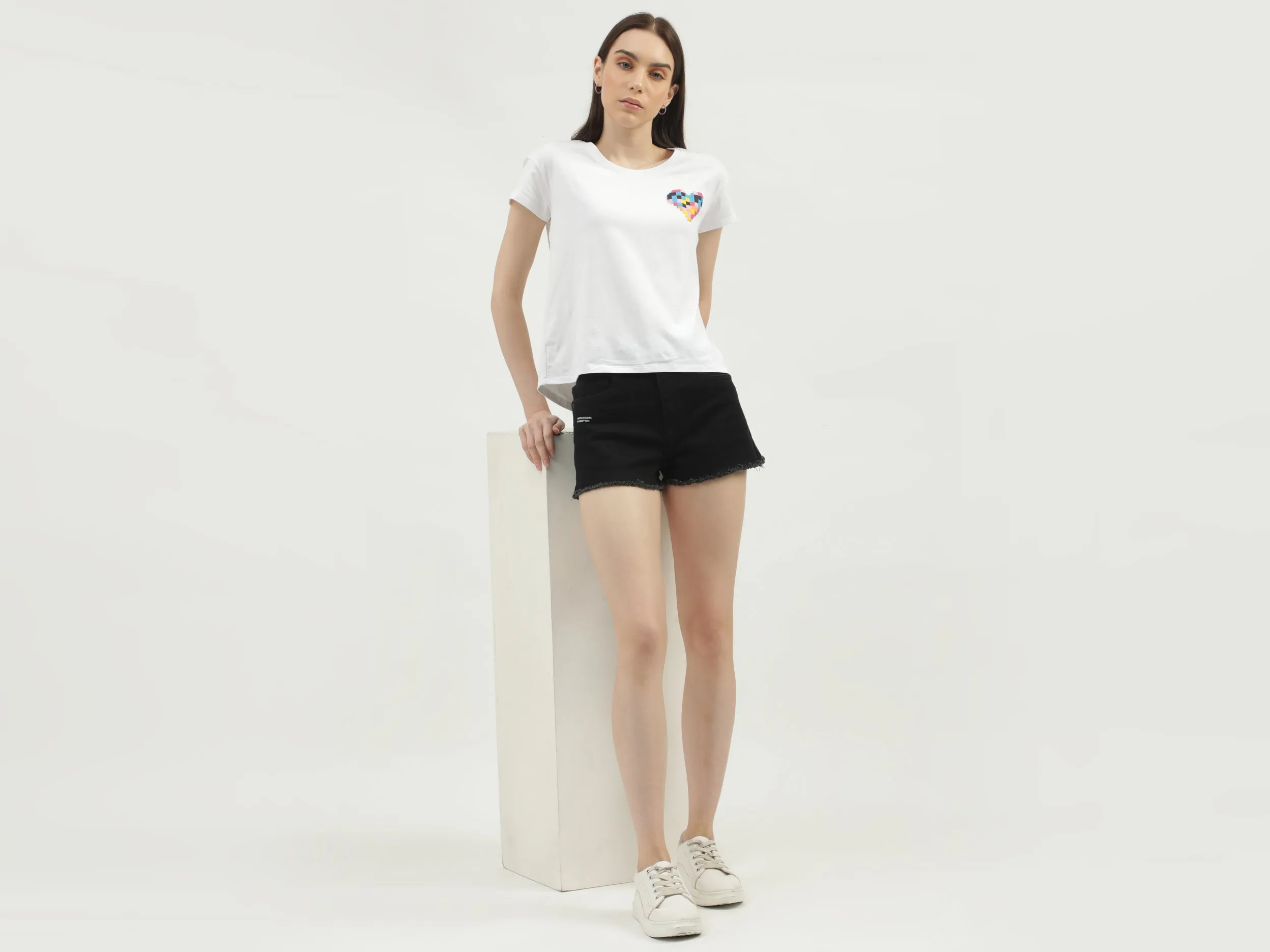 Women's Solid Regular Fit Shorts